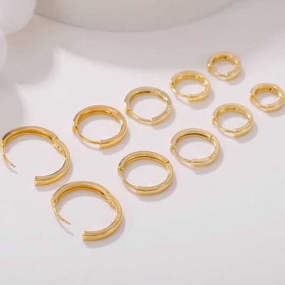 Vici | One Pair Ellie Gold Plated Hypoallergenic Hoop Hug Earrings NWOT - Picture 3 of 4